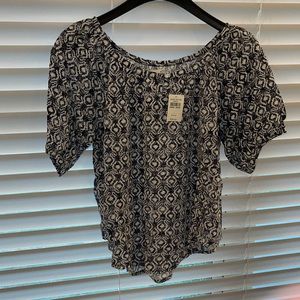 Women’s Abercrombie & Fitch top (size Medium)